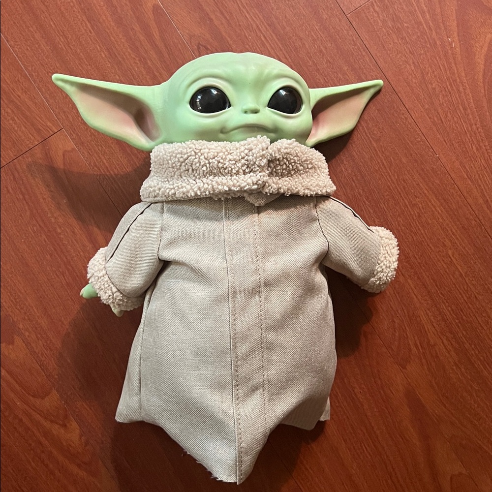 Star Wars Green Plush baby Yoda with Beige Coat